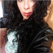 Insegnante madrelingua italiana con laurea in lettere classiche e master in didattica della lingua italiana come L2 è disponibile per lezioni di italiano di ogni livello a studenti stranieri attraverso la lingua inglese dove necessario